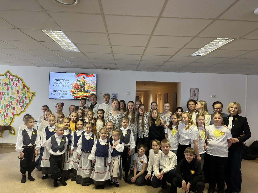 Sveikinome Lietuvą!